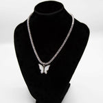 This 18k silver plated chain features a beautiful butterfly design, adding a touch of elegance to any outfit│ E's Element